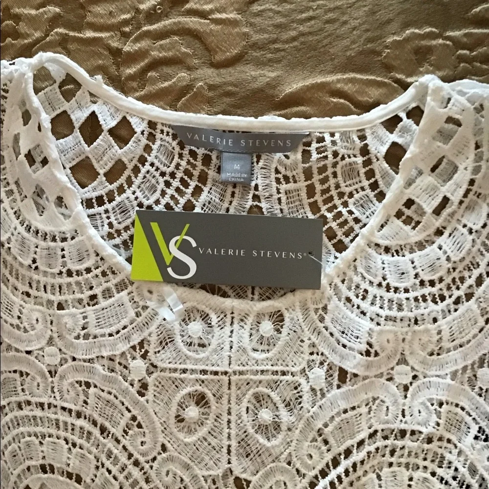 White lace top size M - Picture 2 of 3